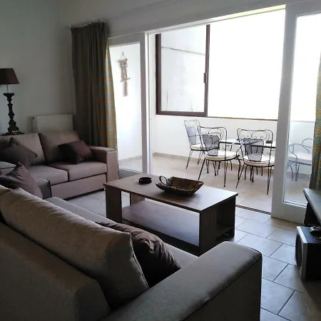 Linga Longa With Sea View And Beach Apartment